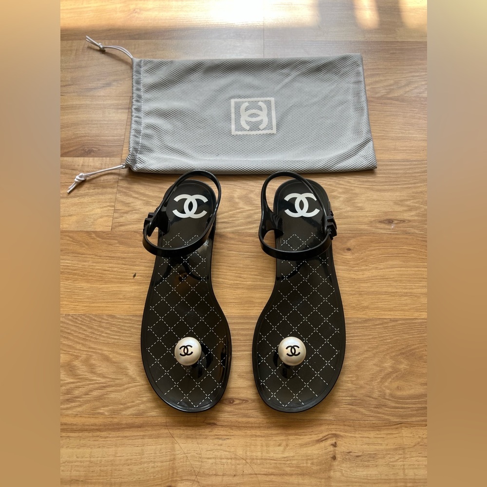 Chanel gummy sandals